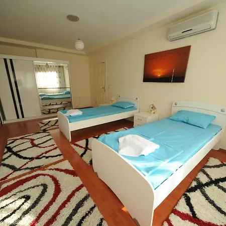 5 Star With Majestic Views, 1036 فيلة